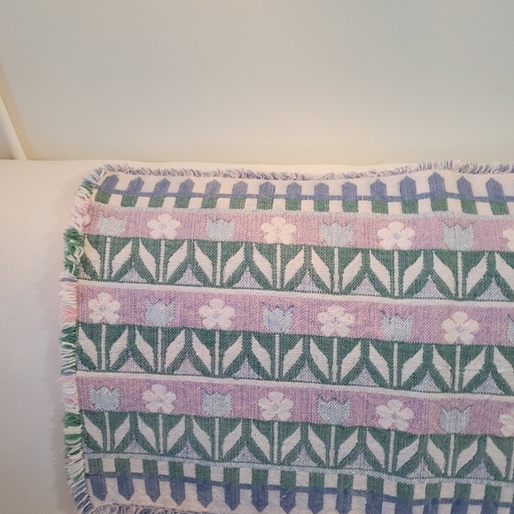 Floral table runner with picket fence detail cotton with fringe blue/pink - Picture 6 of 12